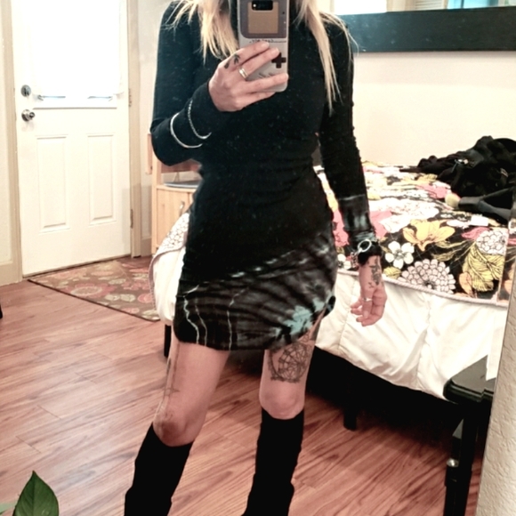 🌱 Frankie B Turtleneck Mini Dress Black and Turquoise Size Small - Picture 3 of 9